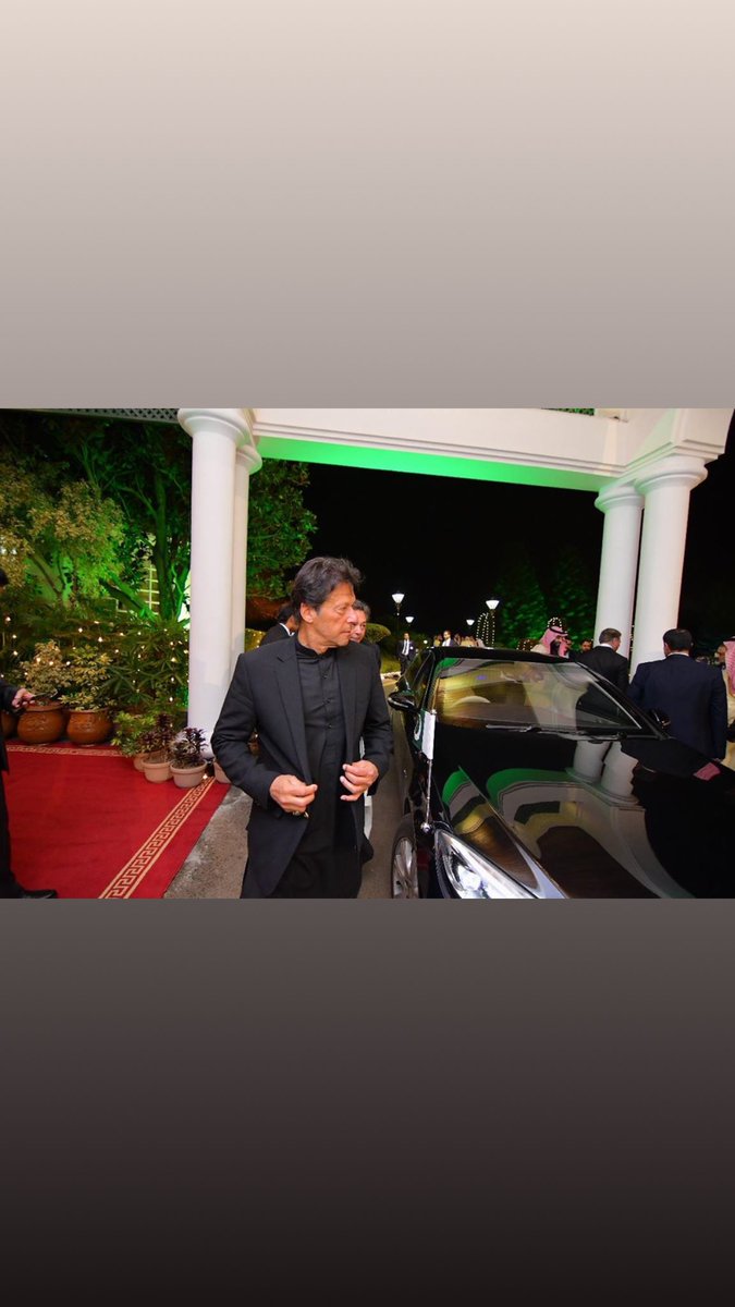 Kayani7581's tweet photo. Crown Prince Of Saudi Arabia👉Ask Imran Khan Is The Best Leader Of Pak And He Also Change Pak Ecnmey And I Am Also Ambasidar Of pak In Saudi Arabia👉Crown Prince Thankew So Much And U Win The Heart Of Pak Nation💕❤️😍 https://t.co/UO6ibWS4y1