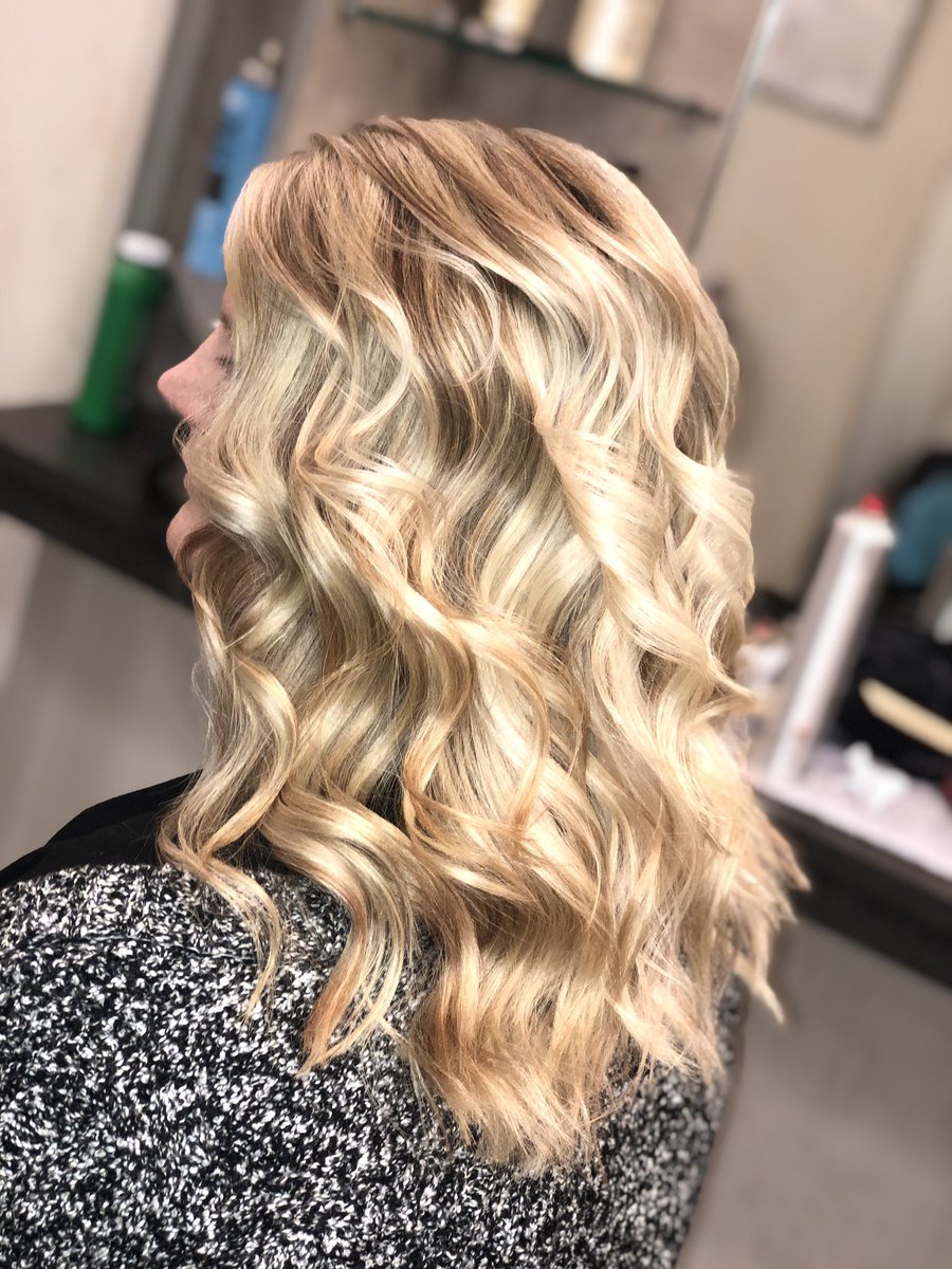 _KrissTEN_'s tweet photo. Love what you do & it will never feel like work 💇🏼♀️💁🏼♀️ #dowork #dohair #matrix #tbgsalons https://t.co/ra3iunEdkR