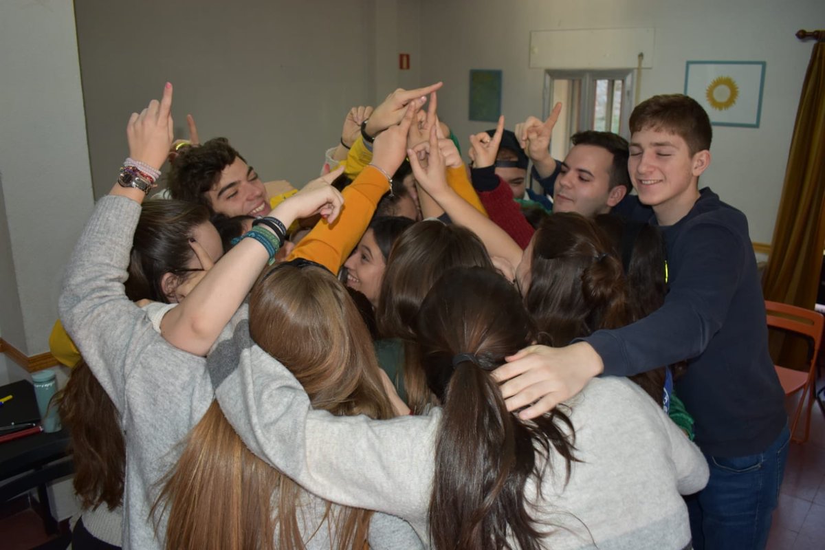 CSC_Granada's tweet photo. La coordinadora y algunas de las animadoras de los Grupos Barat ✨🔥 han estado de formación en Collado Mediano (Madrid) durante el finde con otros coles de España. @SCElValle @cscchamartin @SagCorPamplona Compartir, crecer como persona y vivir momentos de amistad inolvidables. https://t.co/xXokwLtlMu