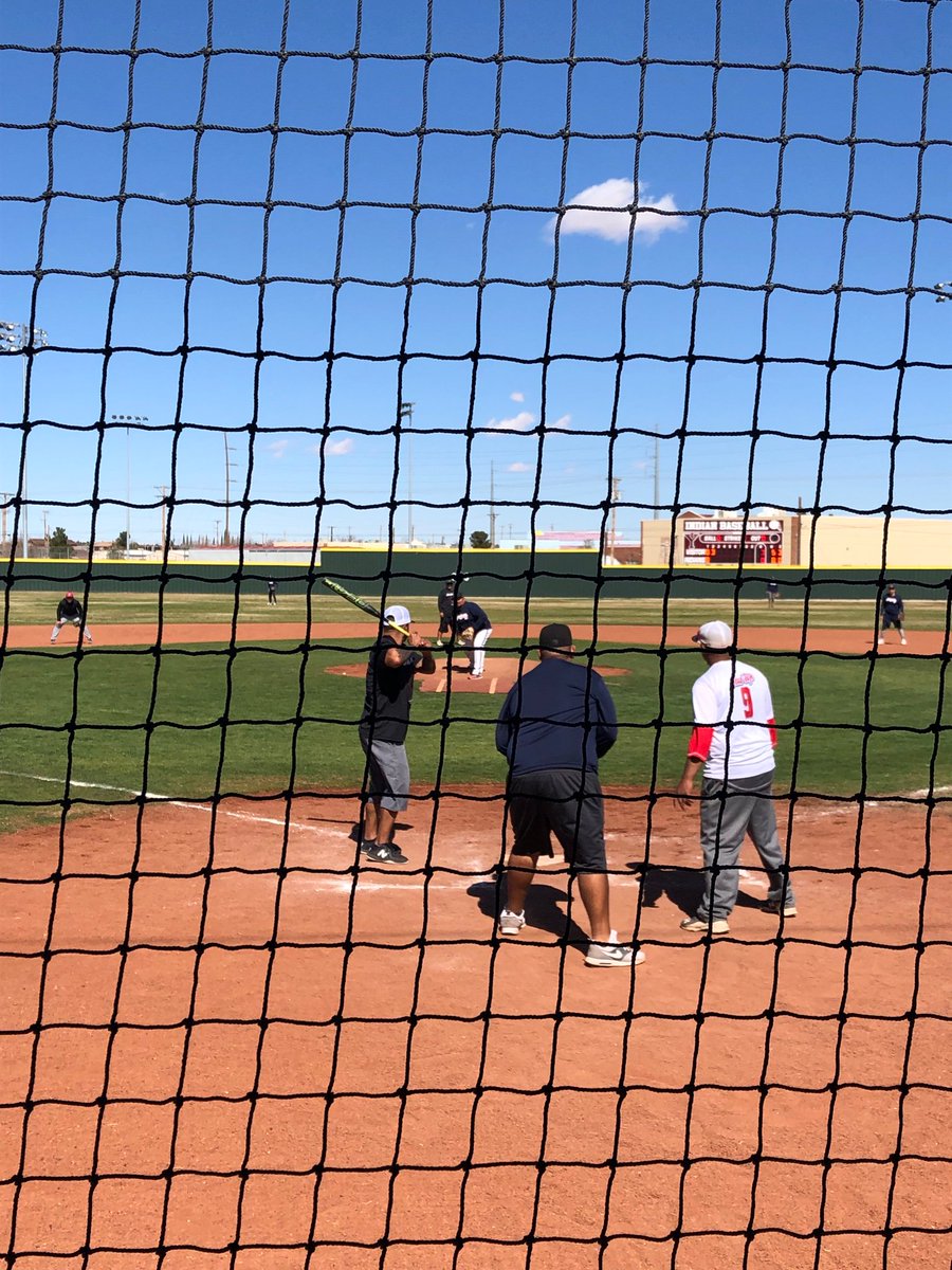 YHSIndiansbase1's tweet image. Semifinal game 1
Los Indios vs Indians 27
#gettingcompetitive