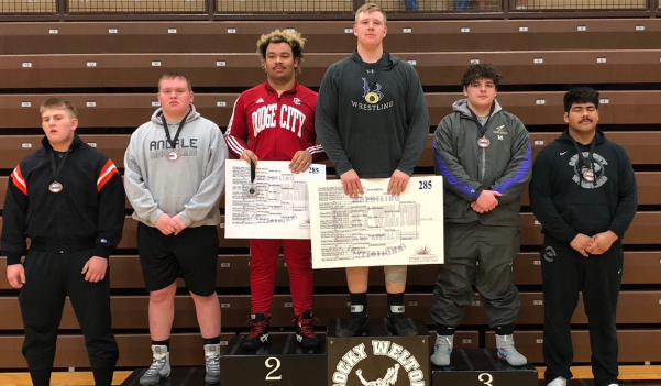 sportsinkansas's tweet photo. The 224 state qualifiers for 3-2-1A State Wrestling in Hays.  Regional Champ, Runner-Up, Third Place, Fourth Place finishers. Find out who's going to state. 3-2-1A State Wrestling Qualifiers - 2019 -  Sports in Kansas https://t.co/HtDaBsZcS0 https://t.co/XKfUX2Pu4K