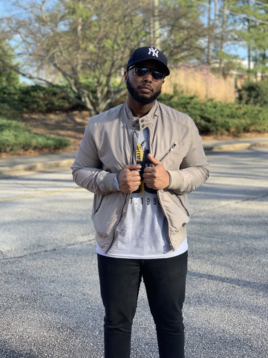 StraightProblem's tweet photo. 😎😂 “I think that I’m Tom Cruise” (Bobby Shmurda voice)
#CSUHOMECOMING2019 #ChrisHandsome #DreamTEam #ItsJustGotALittleColderBaby #ICE https://t.co/CcHexGgl3X