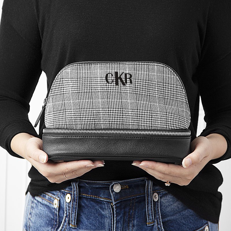 #Travel #accessories your #luggage set is missing. #cosmeticbag #travelbags #wanderlust