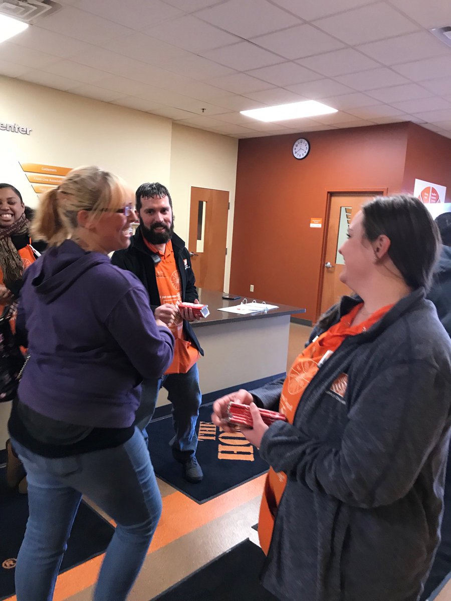 alacockthd's tweet photo. RDC 5034 some EOS fun with associates! Music, dancing and candy bar handouts! Thank you team for all you do! https://t.co/T7r9sfprEZ