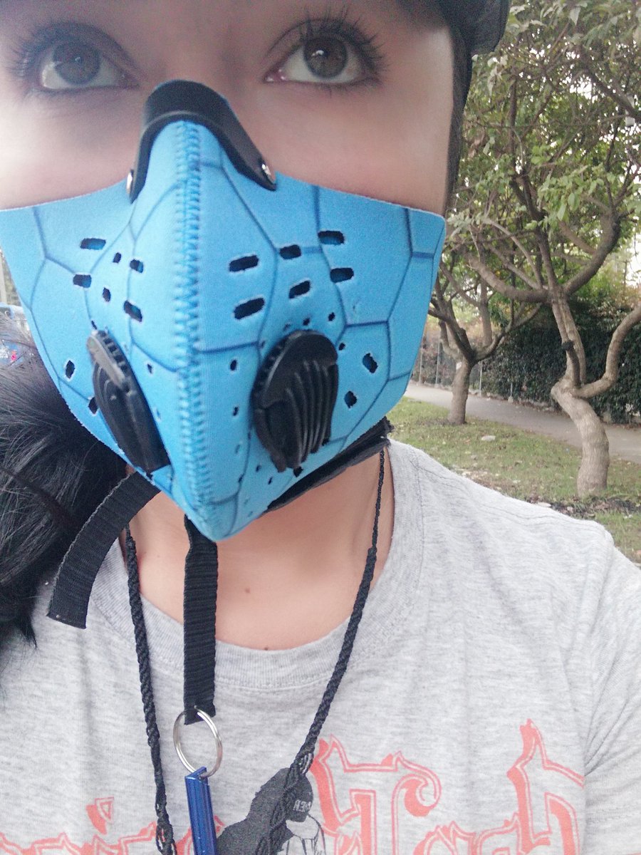 BiciLorraine's tweet photo. A cuidar los pulmones!
#ParezcoRobot😒 https://t.co/VYh6nMeCHd