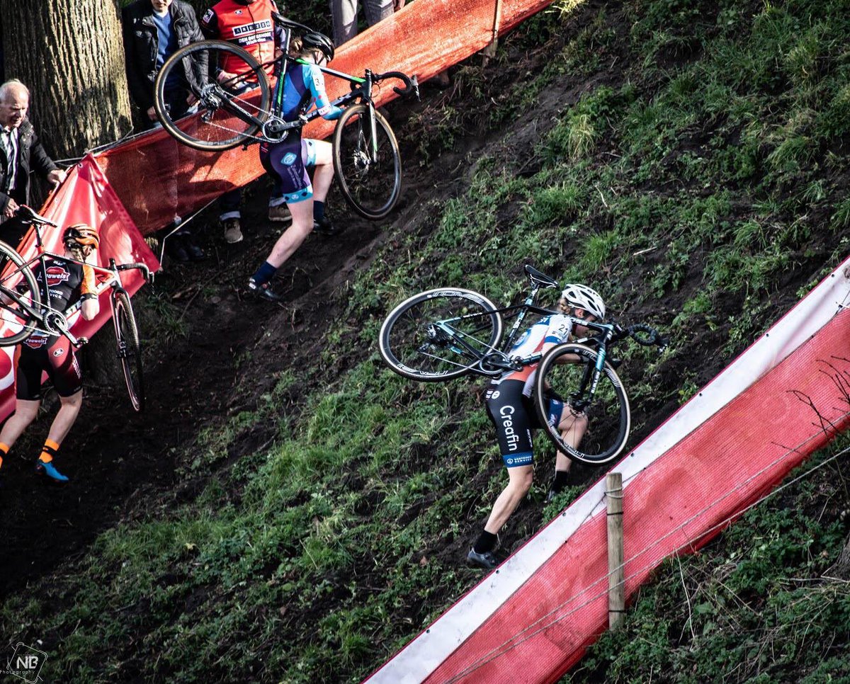 Wauw, great course in Hulst! It was a hard and difficult one, but loved racing here 🤩 |
•
<a href="/creafintuvsud/">Creafin-TÜV SÜD</a> @gripgrab @zannatabikes @shplus_official @challengetires @doltcinisportswear |
•
📸 @nelebreynephotography