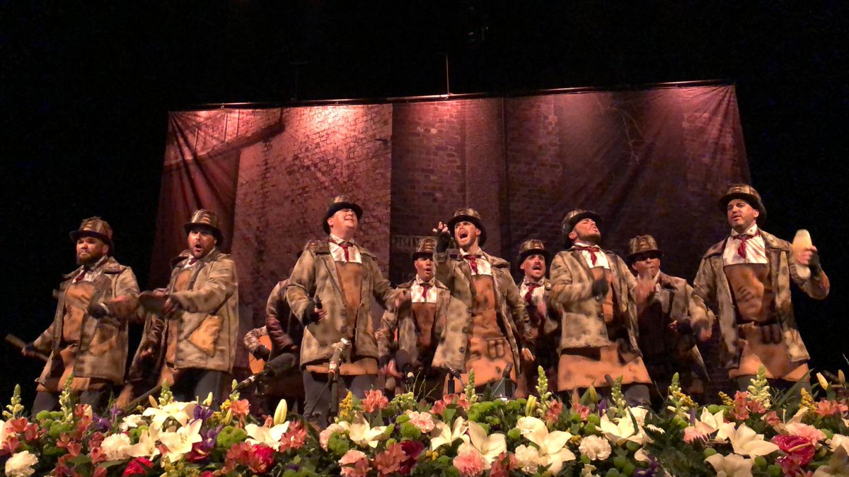zoyderpalo's tweet photo. La @ComparsaJuanje, durante su actuación previa a la #Coac2019S1 #CoacMLG #CarnavalMLG

Escúchala vía @OndaMarenga 👉 https://t.co/axeZx37zSL https://t.co/JyZcyhJAhg