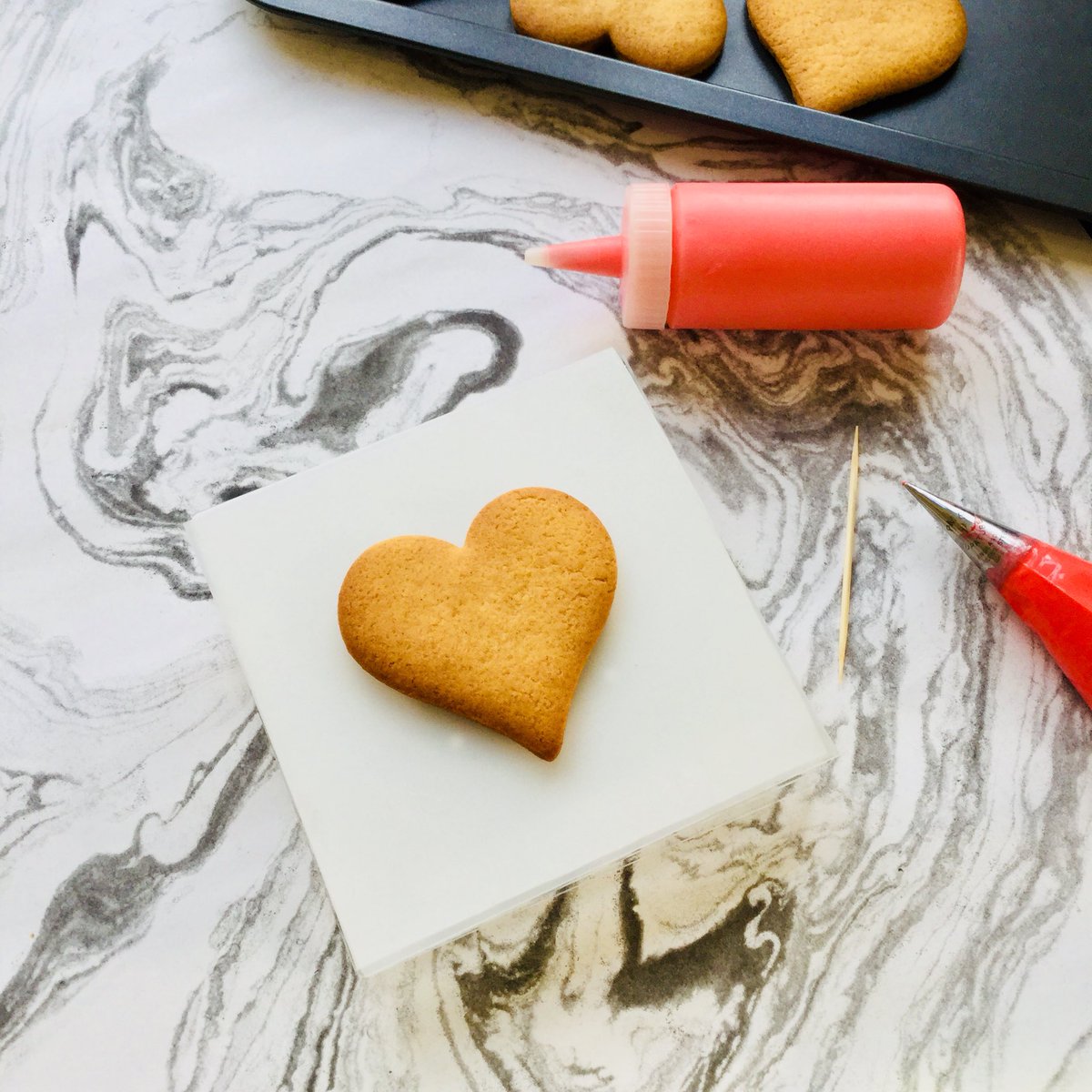 So, as requested we’ve FINALLY made a couple of videos demonstrating the absolute basics of biscuit icing using ‘line’ and ‘flood’ royal icing. They are iced in REAL TIME to give a sense of timing!  

They are over <a href="/bluebellbiscuit/">bluebellbiscuiterie</a> on Instagram STORIES and under TUTORIALS.