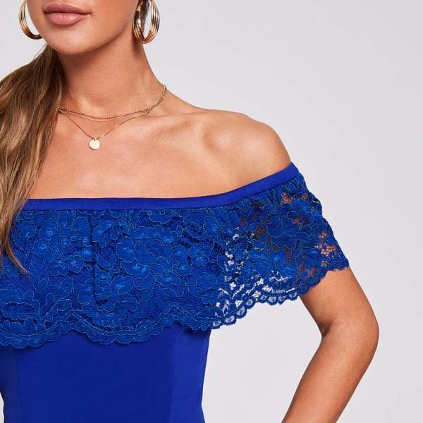 For the frill of it! 💙💙💙 

The Eller bardot dress ✨ bit.ly/2AEnrs0