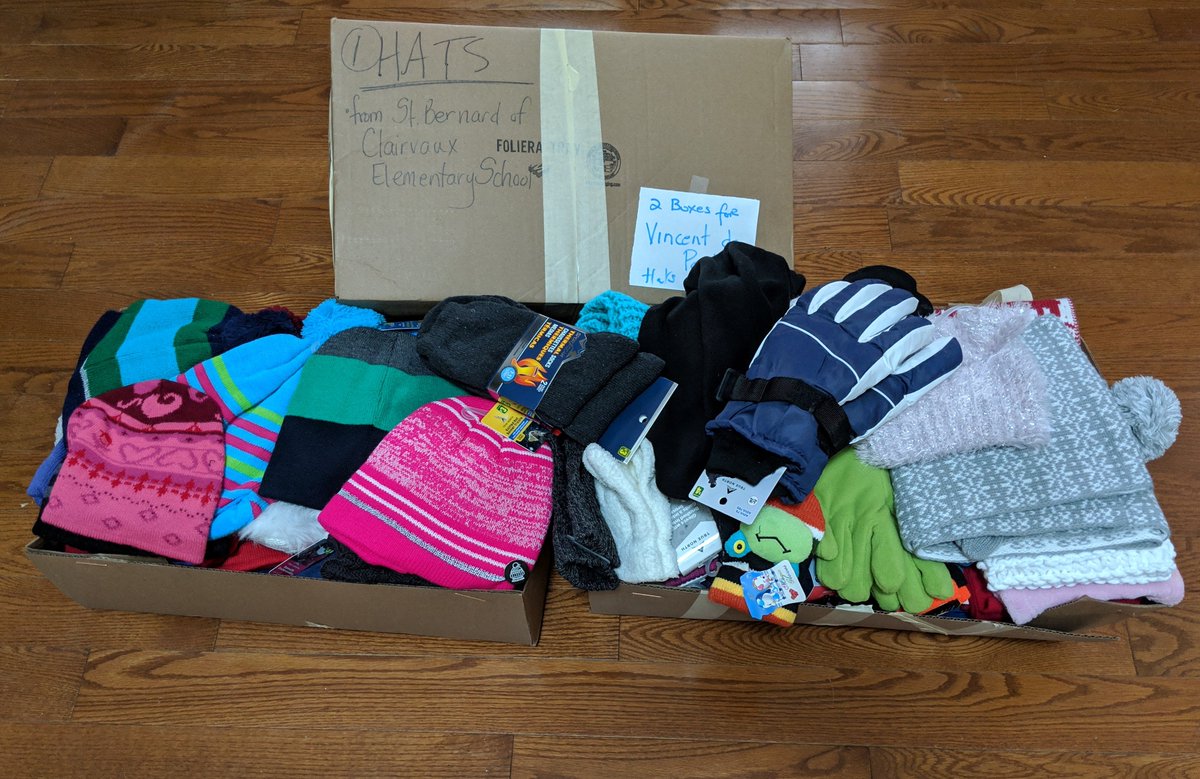 mrcssvp's tweet photo. We are very grateful to the students of @StBernardDPCDSB for their heartwarming donation of gloves, mittens, neck warmers and socks. We greatly appreciate your kindness to our ministry. https://t.co/yONU0f6knH