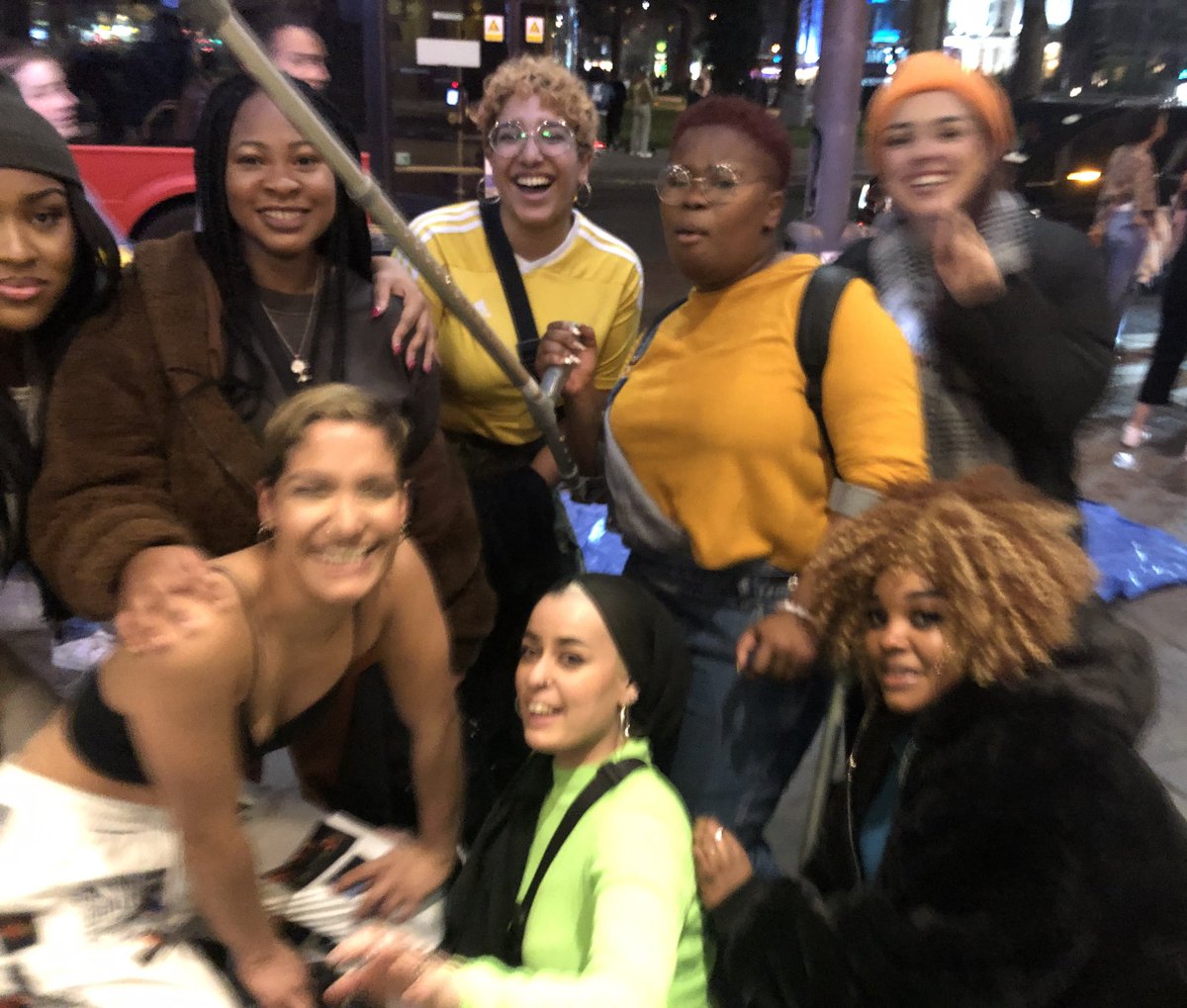 sxharadesert's tweet photo. Reunited at @heyamine show last night 😭💕@JaiiYay even come thru on crutches. #spicegirl #littycrew https://t.co/0pMlVOUg5X
