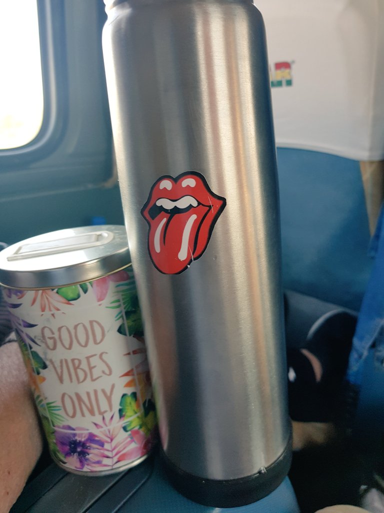 RockG_Alive's tweet photo. #StonesArgentina #vacaciones @RollingStones 👅❤🇦🇷 https://t.co/Kh51186Nj5