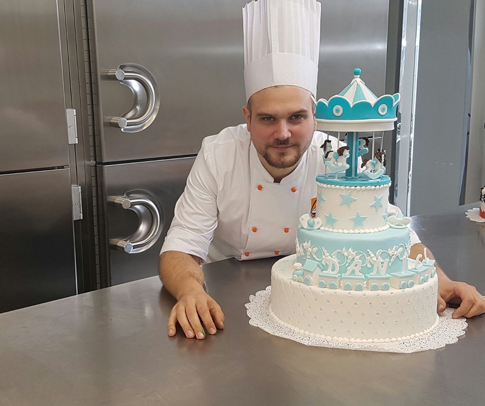 Con questa torta, torniamo tutti un po' bambini.
#pastrychef #cakedesign #cakedesigner #pastrydesign #pastrydesigner #pasticcere