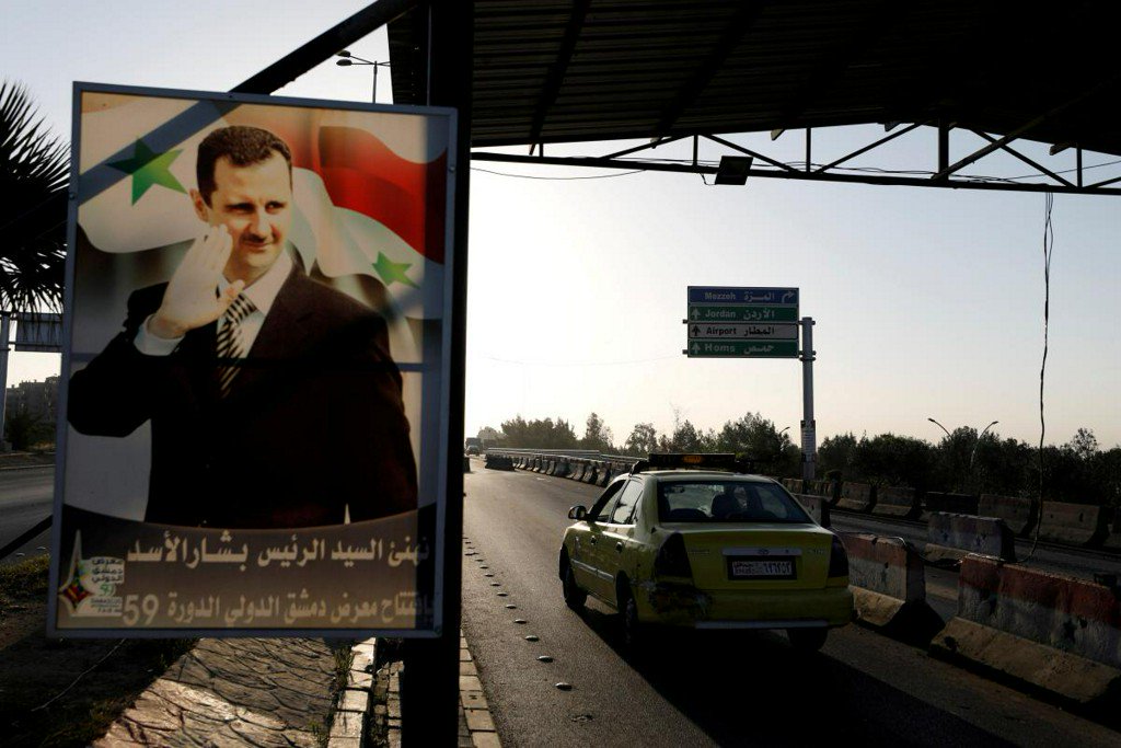 Reuters's tweet photo. U.S. cannot back Syrian forces who align with Assad: U.S. commander https://t.co/K0RzDABFhB https://t.co/H5kQToVIYm