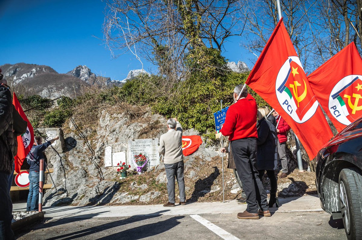 PCITreviso's tweet photo. Oggi 17 febbraio 2019, a Peron di #Sedico, abbiamo commemorato i due martiri assassinati dai nazifascisti, Francesco "Checco" Da Gioz e Igino D'Inca' "Faina". Presenti il #PCI di #Belluno, di #Treviso, di #Venezia, #ANPI e #ISBREC. #Veneto #partigiani #resistenza #Italia https://t.co/ZoTuO7ctA5