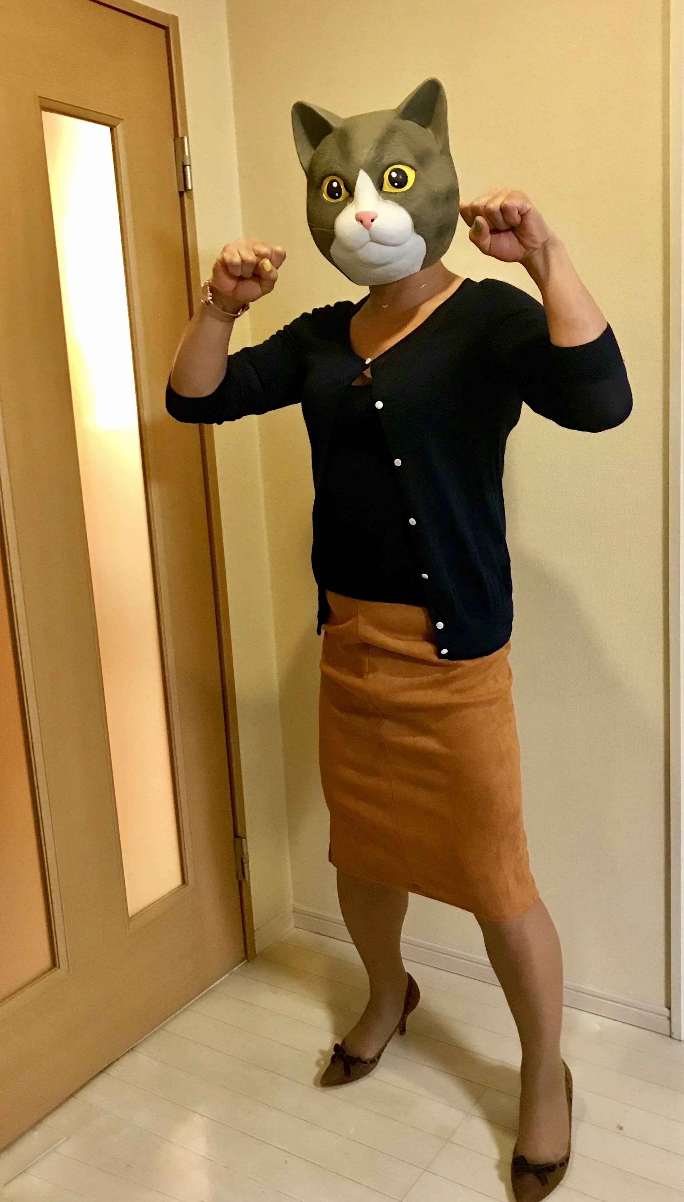 スカトロレズ 女装すると性別と同時に年齢も女子高生とかに変わる身勝手なおじさんいるけど周りの迷惑考えよう。身の丈にあった女装を。自分は男としてリアリズム溢れる女装を目指しているのでカツラや化粧や女性名とか無し、というか必要ない。SMクラブ  ...