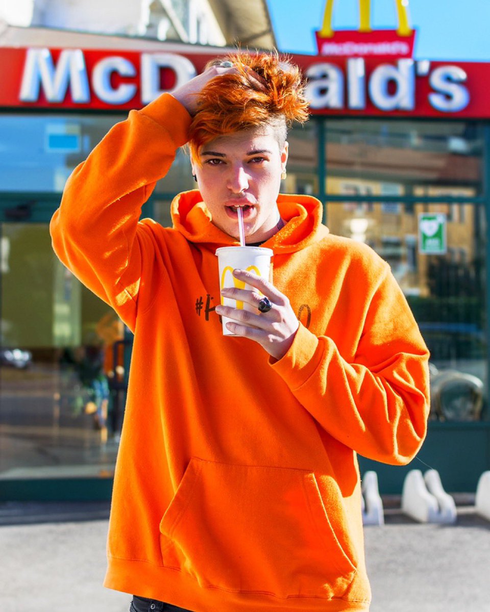 Ah comunque mi sono tinto i capelli, sono una carota 🥕🔥😂