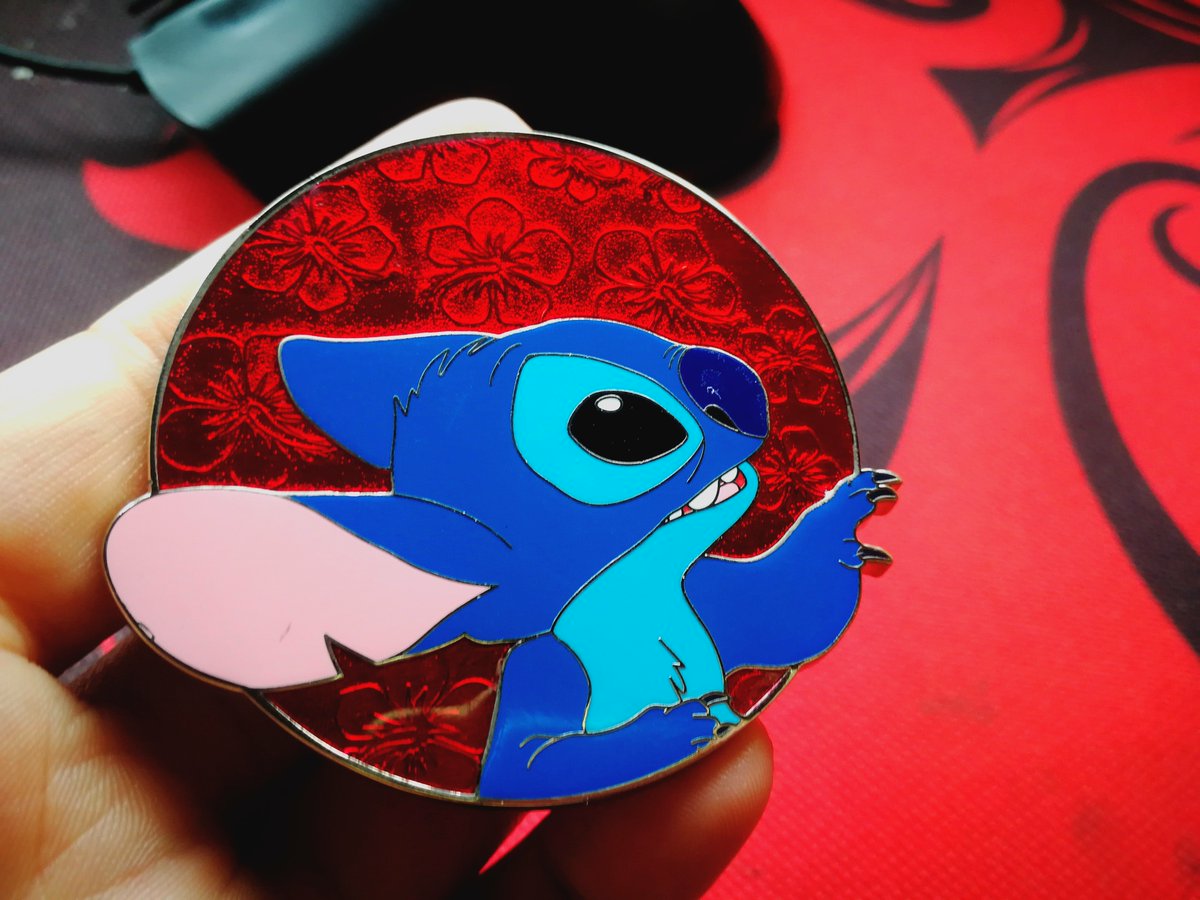 anyone like the new Stitch enamel pin?

#lapelpin
#enamelpin 
#fantasy