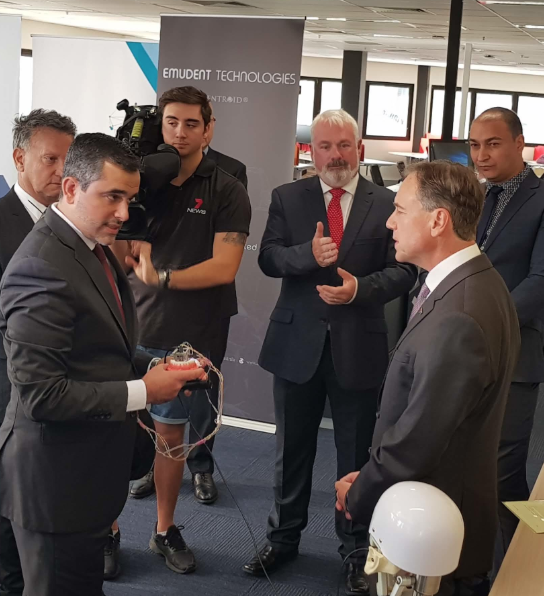 Health Minister @GregHuntMP meeting Griffin Alum <a href="/EmuDent/">EmuDent Technologies</a> at the <a href="/MTPConnect_AUS/">MTPConnect</a> medical research future fund announcement. A lot of good things happening in this sector, exciting times.