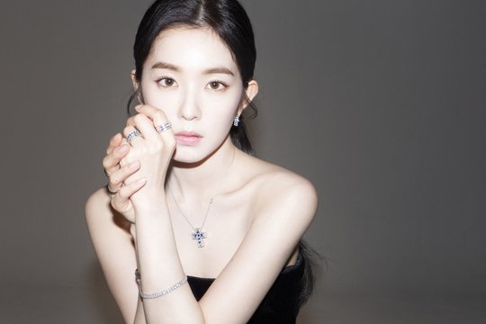 baeirenepics's tweet photo. Irene has become the new model and brand ambassador of jewelry brand DAMIANI 👑 https://t.co/Va0I9xoR4J