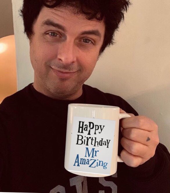 are_we_we_are's tweet photo. Happy birthday to Mr AmaZing!!🎉#BillieJoeArmstrong #amazingsinger #amazingsongwriter #amazingmusician #GreenDay #HappyBirthdayBillieJoeArmstrong https://t.co/x6U51bzVPI