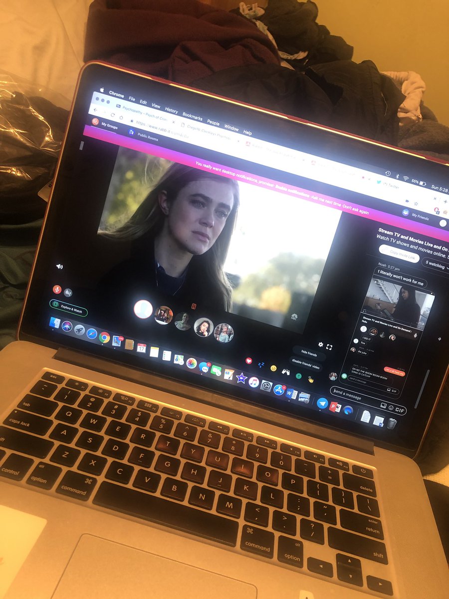 juliaaaxo17's tweet photo. #justhadacalling watch party 💙 #manifest @melissaroxburgh https://t.co/ixJ0smmdtj