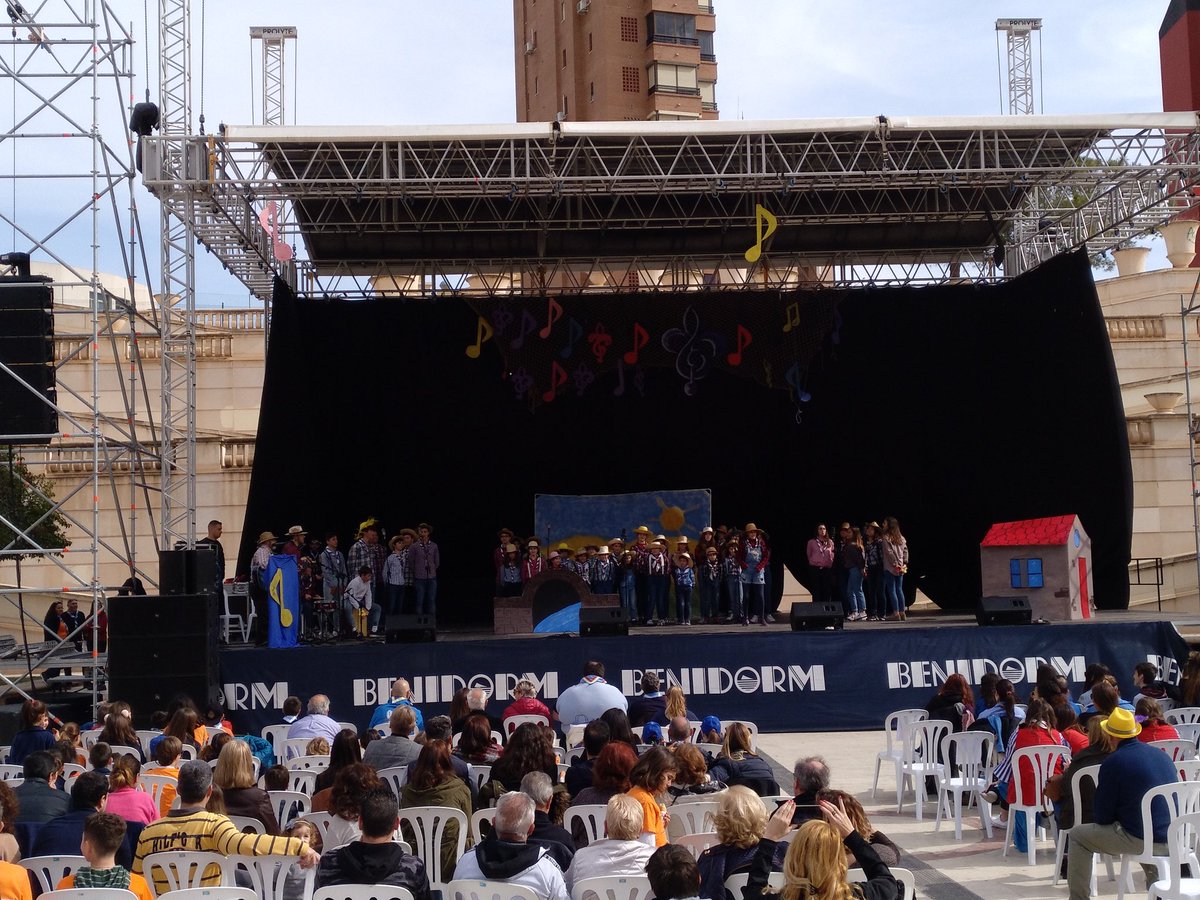 GSHorizontes616's tweet photo. Gracias a todos asistentes al LIV Festival. Esperamos que hayáis disfrutado tanto como nosotros. Enhorabuena al San Cristóbal, por ese primer premio.#EnClaveDeLis #LIVFestivalCançoScout #ScoValen https://t.co/801FKmgg0X