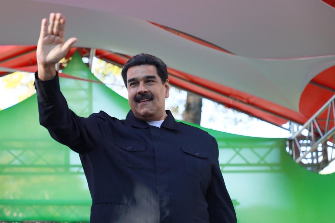 #Venezuela🇻🇪 | Presidente @NicolasMaduro reitera llamado al #Diálogo por la paz nacional → http://bit.ly/2DR4FhN
El mandatario venezolano ratificó la disposición del Gobierno para entablar un ''diálogo franco y abierto" con la oposición