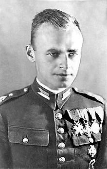 #WitoldPilecki:  He was breastfed antisemitism by his Polish mother. #saynotoracism 👉🏻

en.wikipedia.org/wiki/Witold_Pi…