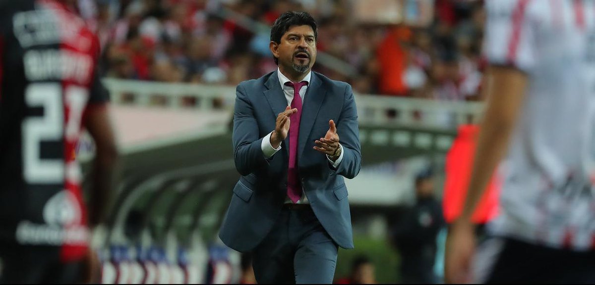 Chivas's tweet photo. 🇦🇹 “Uno siempre busca las debilidades del rival, planificamos darles un poco la iniciativa, presionar en ese sector y los goles aparecieron donde justo donde trabajamos en la semana", @pepecardozo249. 

📝👉https://t.co/IEkicLmaLD https://t.co/DVmll8xlG5