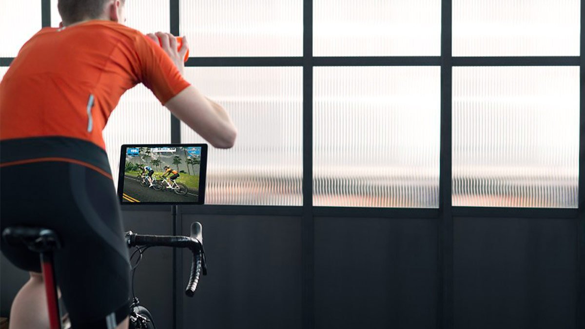 TrainingPeaks's tweet image. Are you #zwifting this week? Find out how to fuel here: bit.ly/zwifting #cycling #trainerride