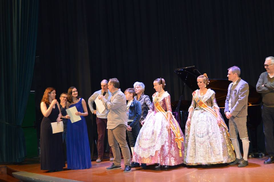 FallaElMercat's tweet photo. El duo Die Loreley, format per Belen Roig i Aida Velert, ha aconseguit el primer premi del jurat del X Concurs de Música de Cambra organitzat per la @FallaElMercat i l'@AjuntAlzira amb la col·laboració de la @smalzira. El Sordidum Quartet ha obtingut el premi del públic. https://t.co/LIm3maPaoI