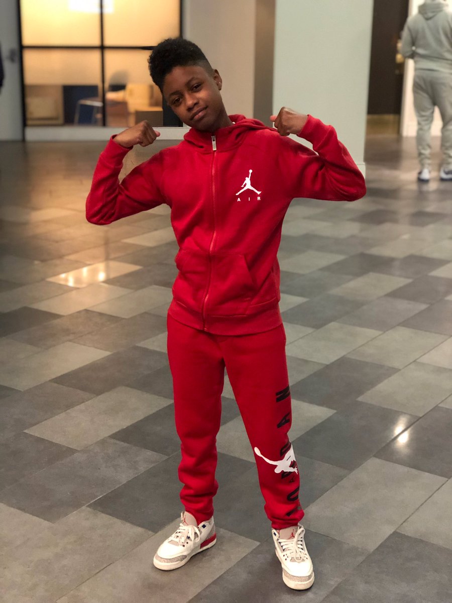 JoshuaMccrary_'s tweet photo. At the #NBAAllStar Game https://t.co/21Qzm3Wc4g