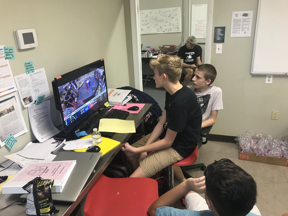 plaidpiranhas's tweet photo. Friday was a Teacher Workday ... know what that means?  
Robot Workday! 😀👍  Getting it done in the 321! 
#STEMSquad #FIRSTInspires 
#BragYourBot 
Thank you @LockheedMartin for your support of our team and FIRST! 
#EWeek2019 @FTCTeams https://t.co/qgTnDu5de0