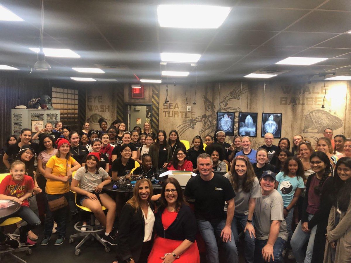 SusanLValdesFL's tweet photo. Pictured here r mel school girls experiencing an overnight project @ d aquarium! Dr. Larry Plank & School BD. Member Karen Perez 4 inviting me to speak 2 them & kick off their evening. #girlsinstem #fromtheschoolhouse2thestatehouse https://t.co/VH4tPjWap1