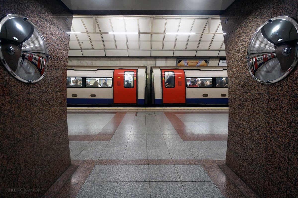 LONDON UNDERGROUND SYMMETRY PHOTO / 19ANGEL STATIONI love it when trains park central to the platform tunnel. This was one of those rare occasionsMore photos https://shop.tubemapper.com/Angel-station/ Photography thread of my symmetrical encounters on the London UndergroundTHREAD