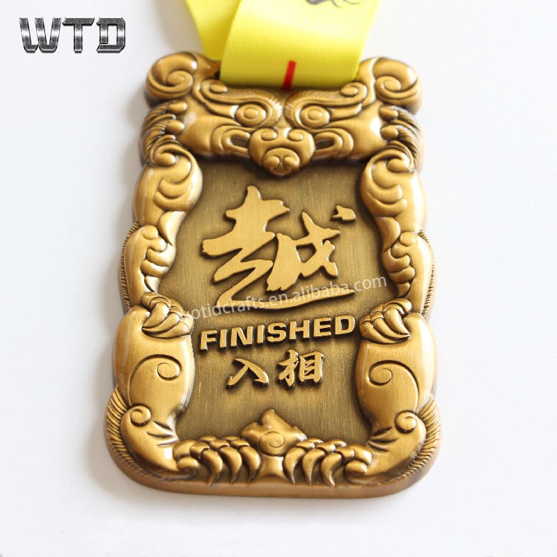 3D Antique gold #triathlon medal for the FINISHERS !