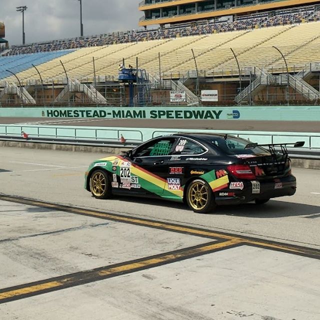 @massivedriver heading out for the Fara Miami 500 at #homesteadspeedway #miami #weekendvibes #mercedesbenz #mercedes #racecar bit.ly/2SYOokr