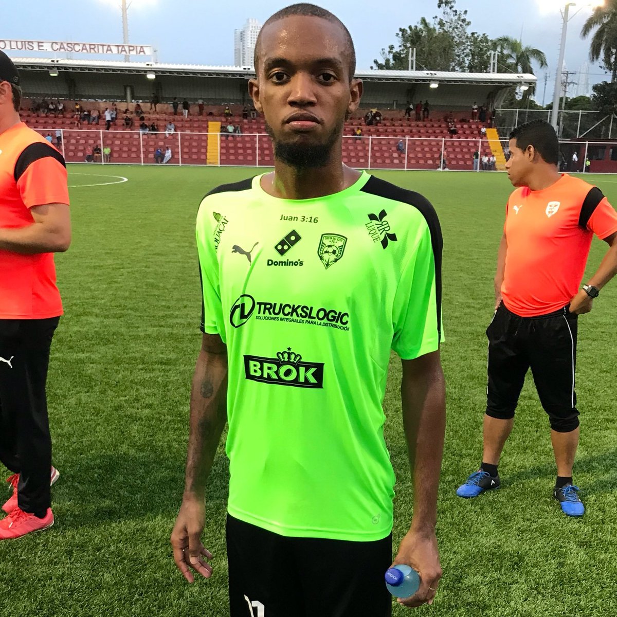 ¡Llamados a entrenar con la sele! Edgar Gondola y Luis Zuñiga llamados al primer micro ciclo de Julio Dely Valdes. ¡Con todo muchachos! 👏👊

#VamosPorMas