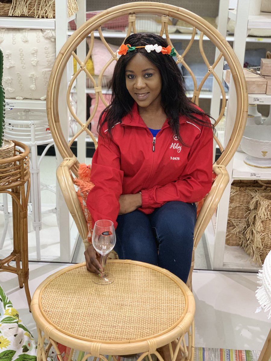 AbbyMcDonald99's tweet photo. Happy Sunday from #T2475 #BronxTerminal #worksomewhereyoulove #cheerstotheclosingweekend #style #homeinnovation #abreathoffreshstyle @Target https://t.co/McjVQHuz4B