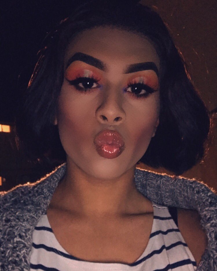 LexaMarshelle's tweet photo. I spent two hours on this loook because....     Because I’m a BOSS ASS 🤬🥰 #makeup #gloss #marshy https://t.co/canS3riqPQ