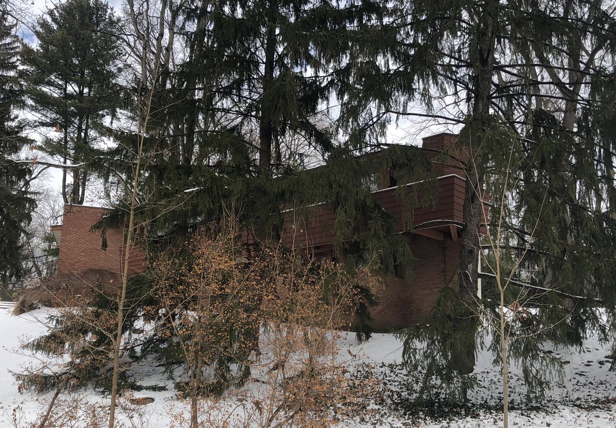 The last confirmed Van Fossen house I saw is this 1966 masterpiece in Upper Arlington, which is actually next door to Byron Ireland’s house we saw earlier.