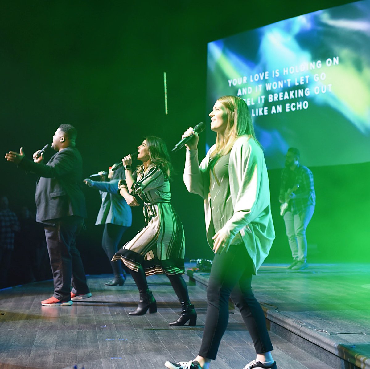 OneChurchMusic's tweet photo. Today did not disappoint, what a powerful time of worship together at both of our campuses!
Here’s our #SundaySetlist
Echo (Elevation Worship)
Who You Say I Am (Hillsong Worship)
Here Again (Elevation Worship)
#UsingMusicToUniteUs https://t.co/Za2wIpijFJ
