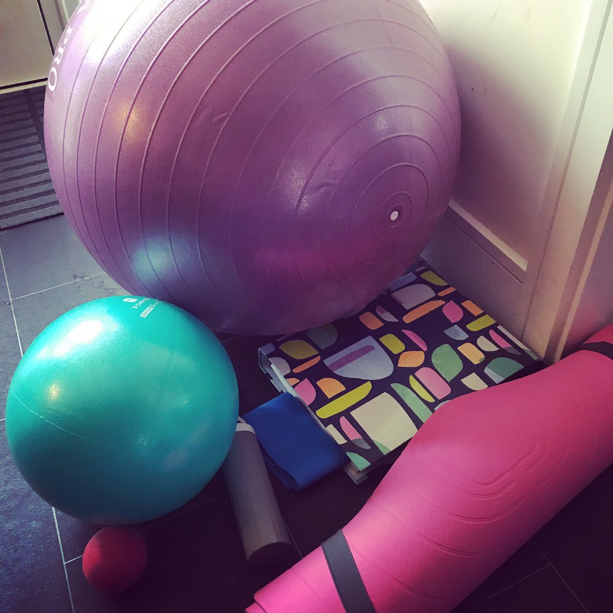 leiversdance's tweet image. Today I am off on a course “progressing ballet technique” 

So much for a half term lie in! 

#continuedprofessionaldevelopment #progressingballettechnique #nolieinforme #fitness #fun #friendship #leiversdance #ldsdance #coventrydanceschool #bedworthdanceschool