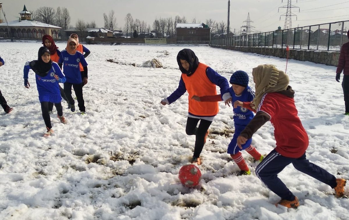 Baby Leagues ๐ถ show the way in Kashmir Valley ๐ป
#IndianFootball
Read ๐ https://bit.ly/2Nds5lFย