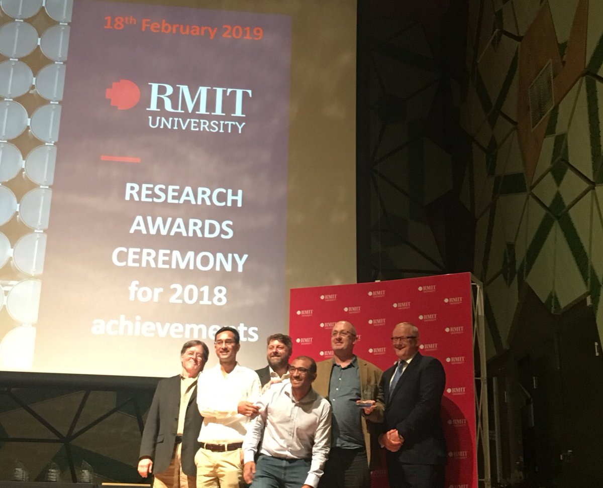 JirGarci's tweet image. Happy to be receiving @RMIT award for research excellence. Great team @TheBeesearcher @mshr241 @OzBeeUVBG @andy_greentree. #DigitalImaging #VisualModelling #visualecology