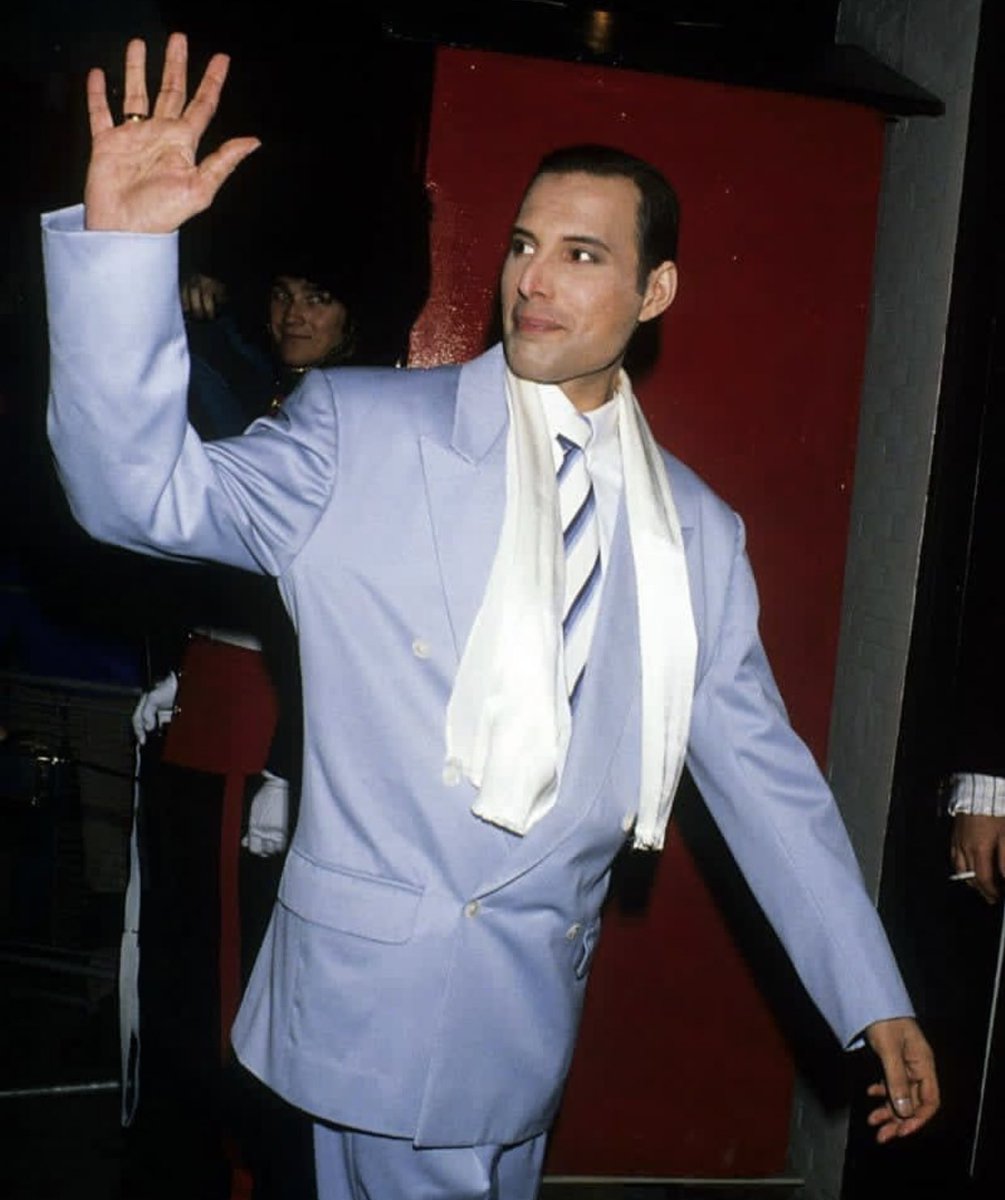 lonesmstripes's tweet photo. today’s february 18th, exactly 29 years ago (on 1990) was last freddie’s public appearance and queen 20th anniversary https://t.co/L6wD4Wd7xb