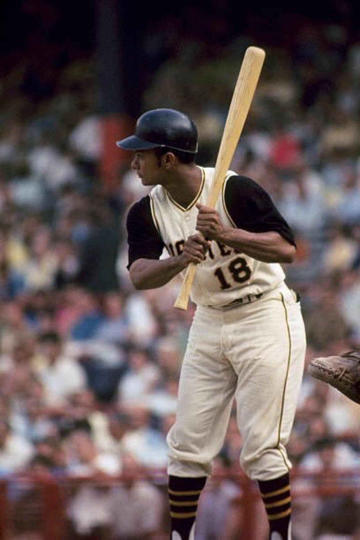helt bestemt Cape Spiller skak Tom's Old Days on Twitter: "“Old Days”One of the best contact Hitters in  the 1960's and early 70's,Matty Alou,bats during a 1969 game at Forbes  Field.##Pirates #Pittsburgh #1960s #MLB https://t.co/gvA8oDpLLq" / Twitter