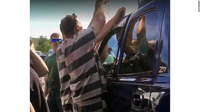 動画 受刑者が車上狙いの手口でハンガーを使い閉じ込められた女児を救出 その方法は 米フロリダ まとめダネ 動画 受刑者が車上狙いの手口でハンガーを使い閉じ込められた女児を救出 その方法は 米フロリダ まとめダネ