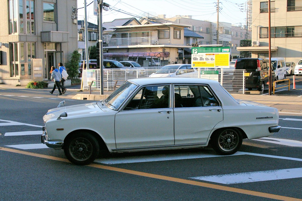 ハコスカ ショートノーズ エンブレム 希少-